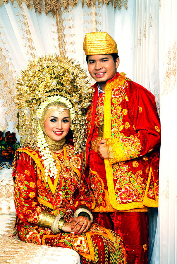 20 Pictures Exhibit The Traditional Wedding Attires Across The World