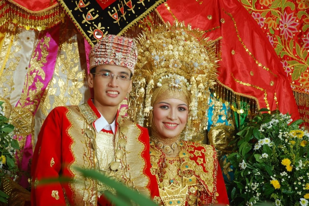 20 Pictures Exhibit The Traditional Wedding Attires Across The World