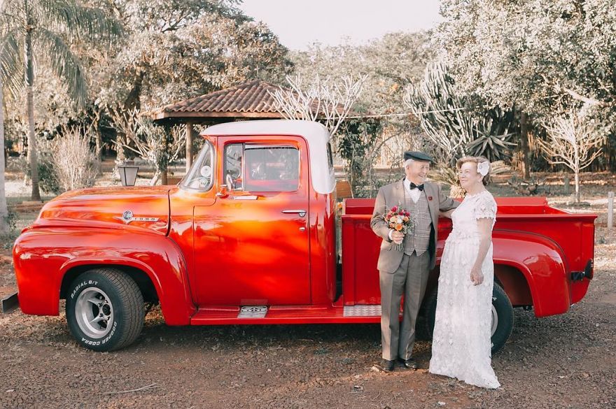 Elderly Couple Had A Photoshoot 60 Years After Their Wedding