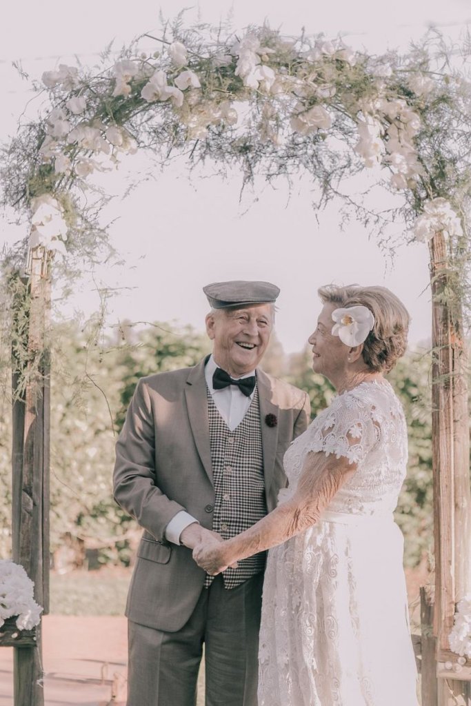 Elderly Couple Had A Photoshoot 60 Years After Their Wedding