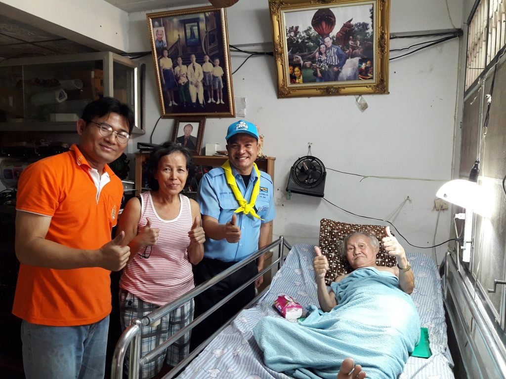 This Warm-Hearted Taxi Driver Helps People Who Cannot Afford The Expensive Ambulance Services  