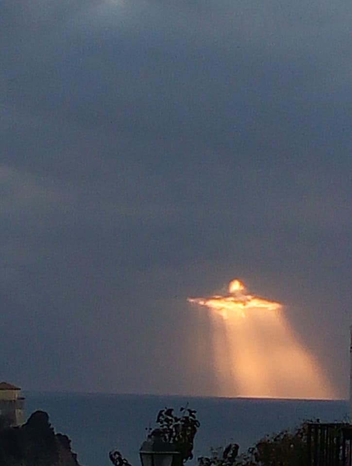 Image of Jesus in sky