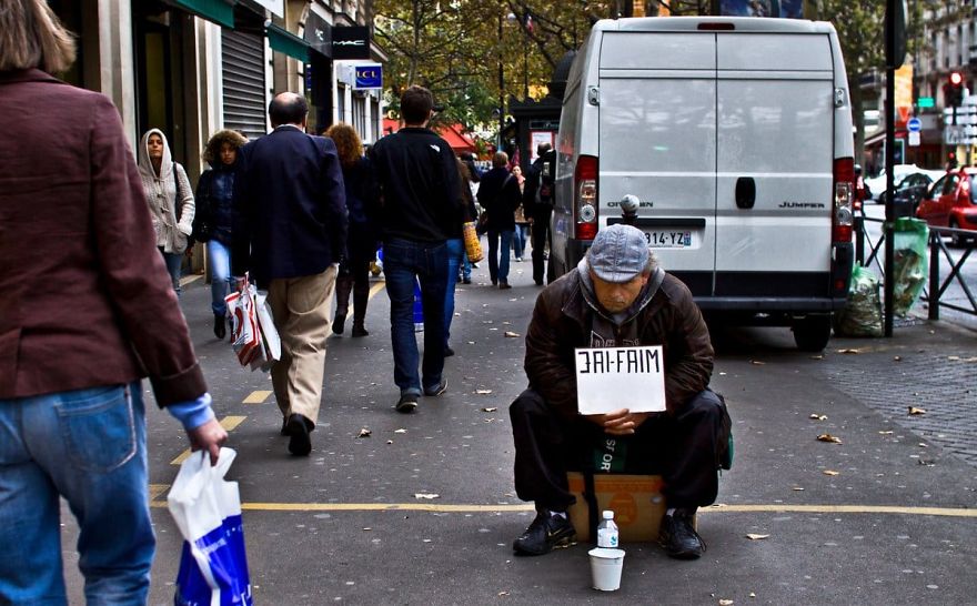 Photographer Reveals The Unromantic Side Of Paris Through His Images