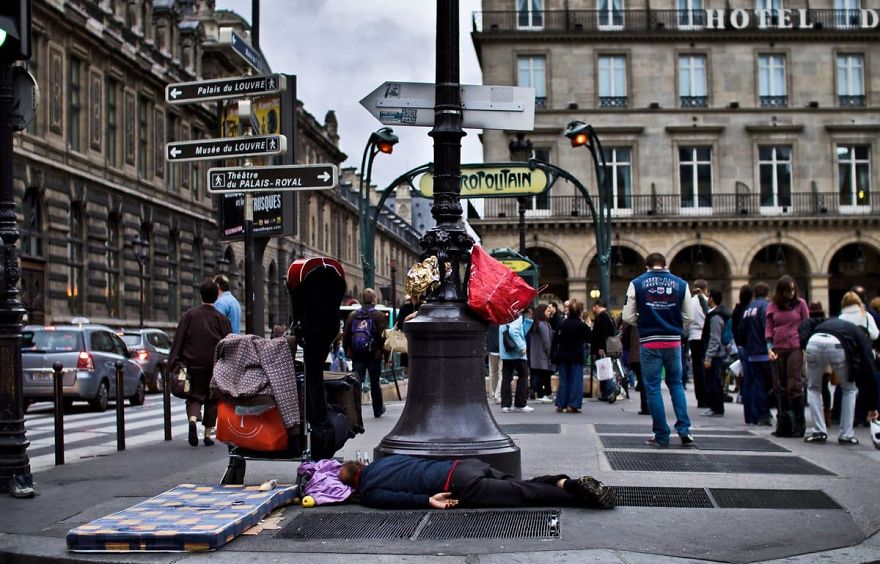 Photographer Reveals The Unromantic Side Of Paris Through His Images
