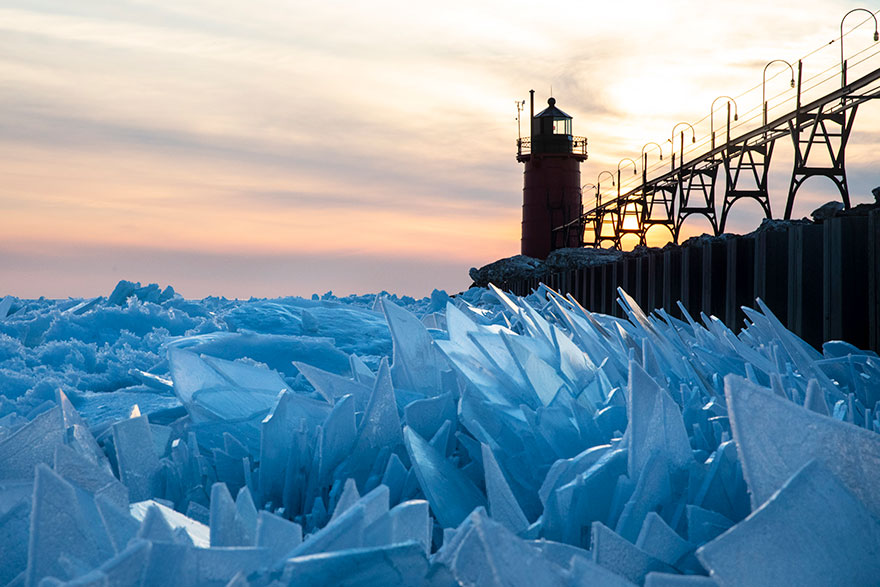 Frozen Lake Michigan Shatters Into The Pieces, See The Breathtaking Results