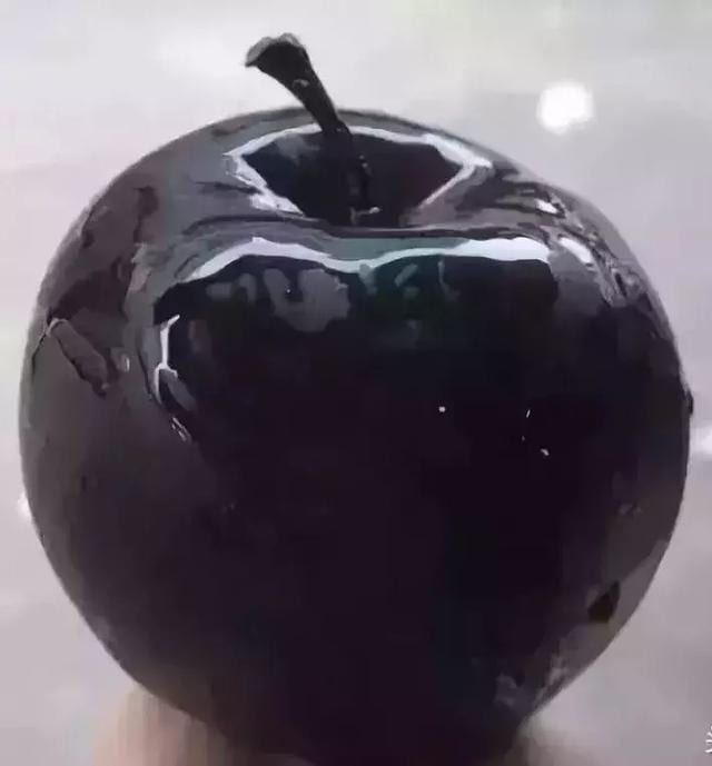 Farmers Refuse To Grow These Rare Black Apples For A Particular Reason