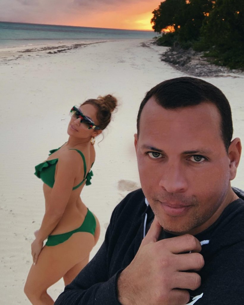 Jennifer Lopez and Alex Rodriguez Are Finally Engaged, Look At Thier Extraordinary Engagement Ring