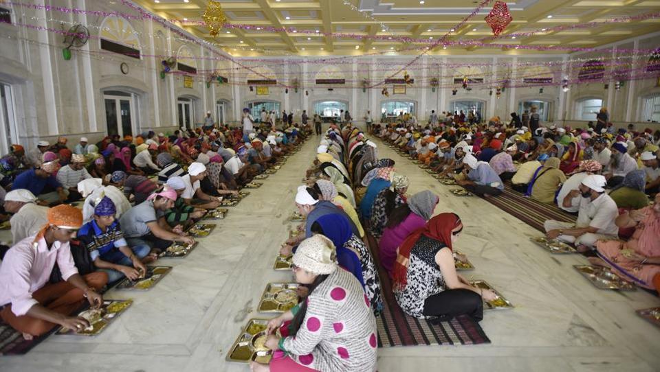 New Zealand: Sikhs Are Helping Victims & Providing Langars (Free Food)