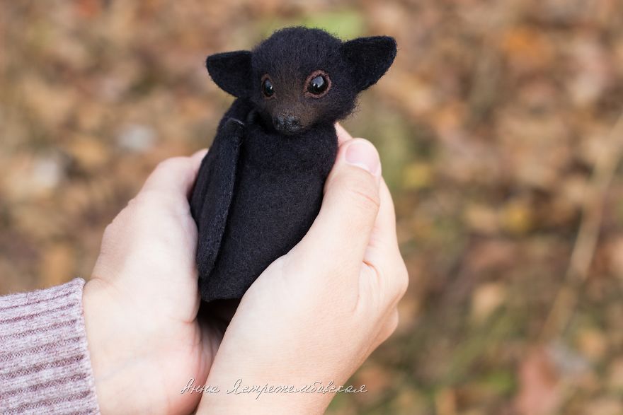 Artist Creates Astonishingly Realistic Animal Toys With Wool