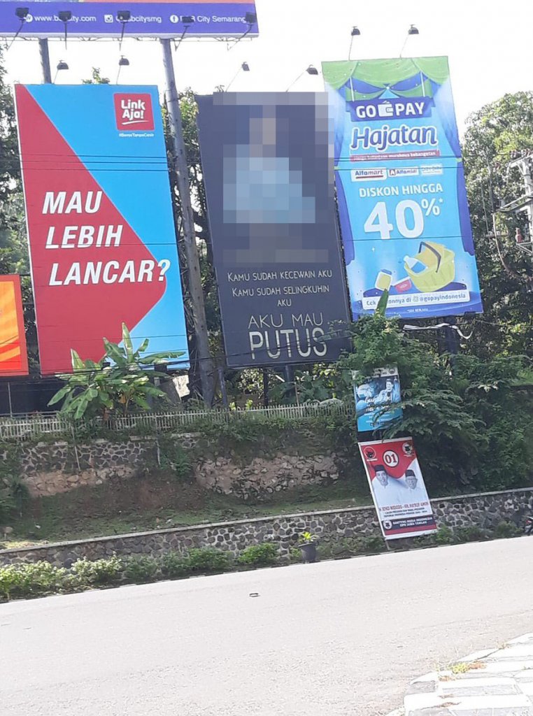 Man Rents Billboard Just To Break Up With His Girlfriend Who Cheated On Him