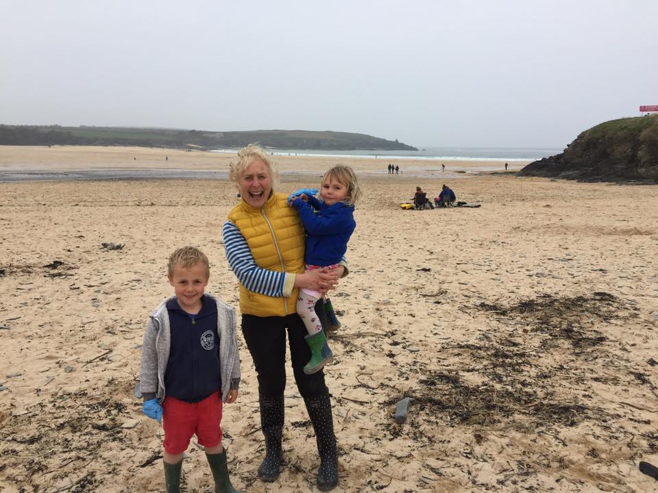 70-year-old grandma cleaned beaches to spread cleanliness