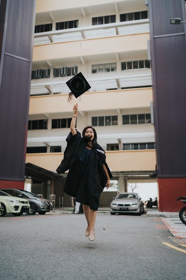 Singaporean student's graduation day photoshoot with her grandfather