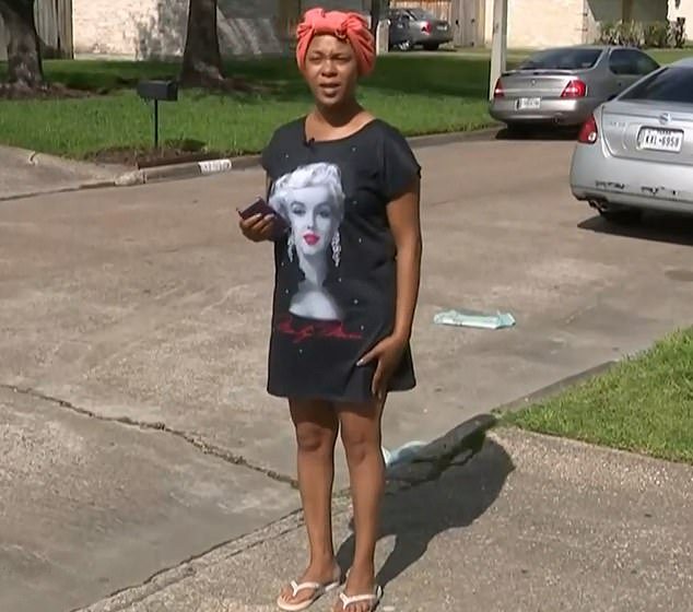 A mother Was Refused To Enter A High-School In Texas Saying That Her T-Shirt Dress Is Too Short
