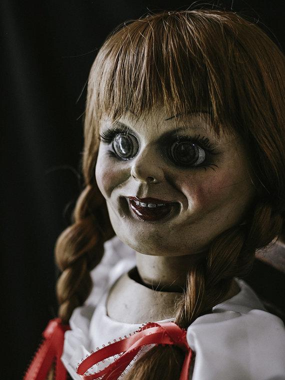 The First Trailer Of 'Annabelle Comes Home' Is Released And It Will Give You Goosebumps 