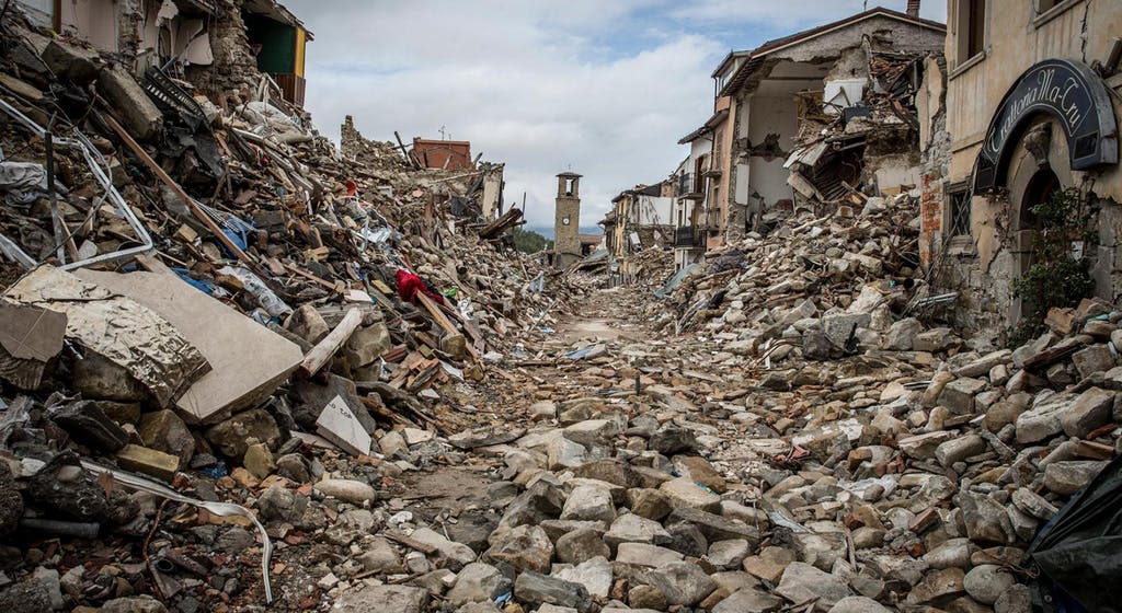 tall buildings during earthquake