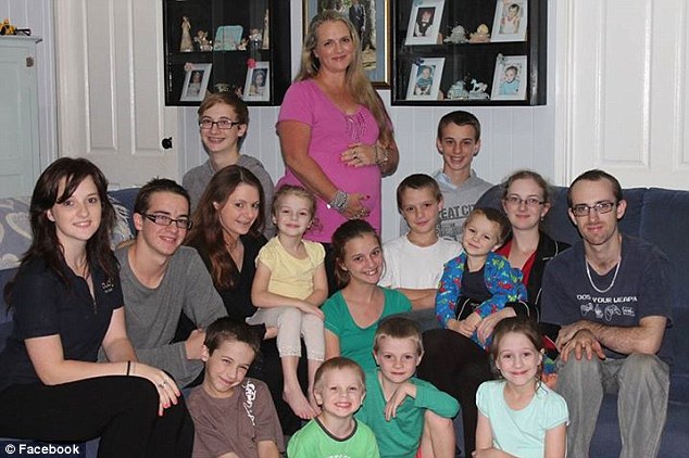 Mother of 16 children shares the secret of chore roster to manager her family