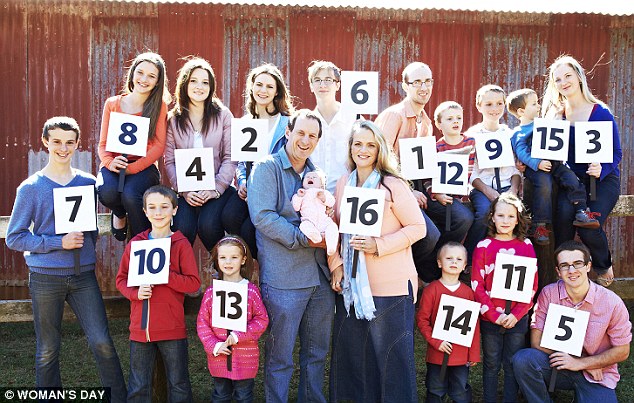 Mother of 16 children shares the secret of chore roster to manager her family