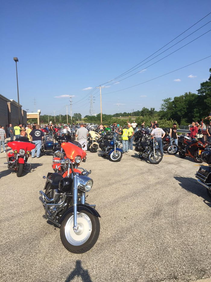 Man Wanted To Hear Harley’s Roar While Taking His Last Breaths, Over 100 Bikers Came To Fulfill His Wish
