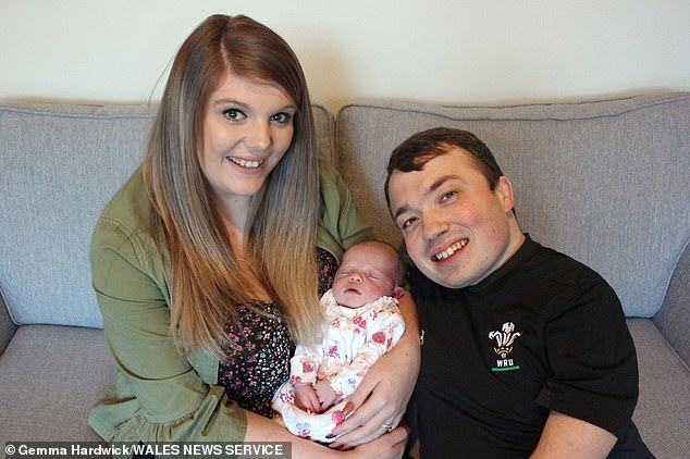 3ft 7in tall actor becomes one of the shortest dads in britain after the birth of baby girl