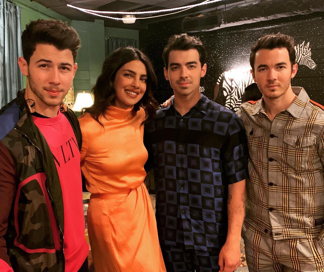 Priyanka Chopra Looked Stunning In White Satin Blazer During Jonas Brothers Performance