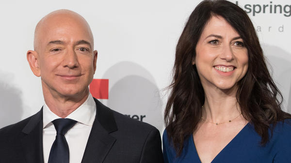 MacKenzie Bezos After Her Divorce Now Signs Pledge To Give $37 Billion To Charity 