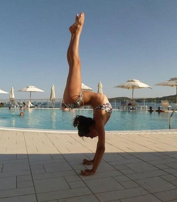 Meet These 20 People Who Are So Flexible That It Almost Hurts To Look At Them