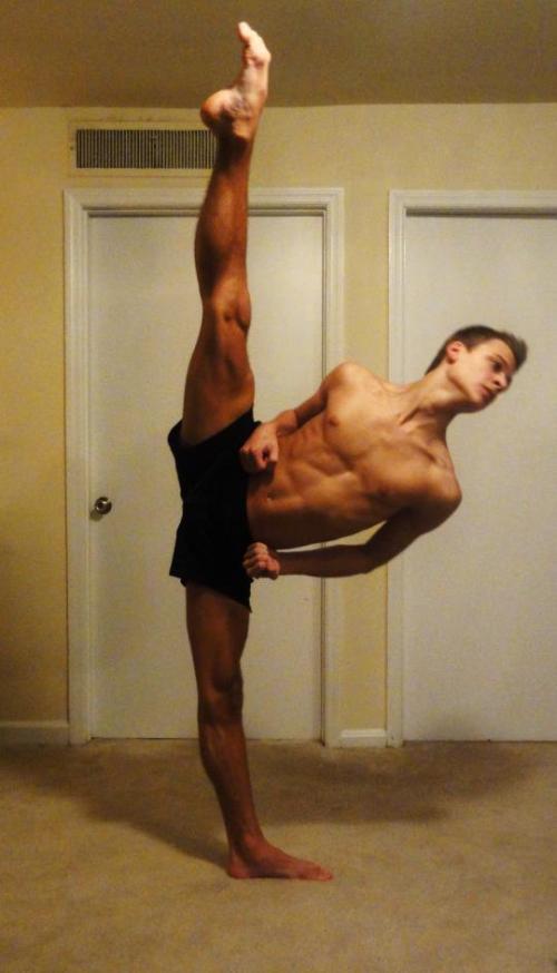 Meet These 20 People Who Are So Flexible That It Almost Hurts To Look At Them