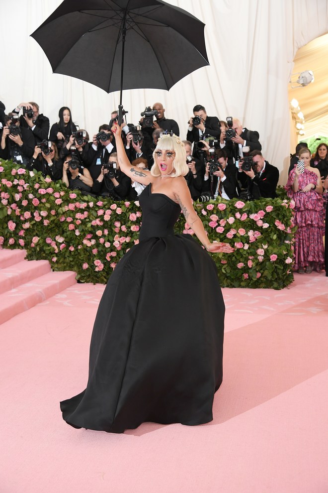 See Lady Gaga's Amazing Entrance To Met Gala 2019 In Four Statement Outfits