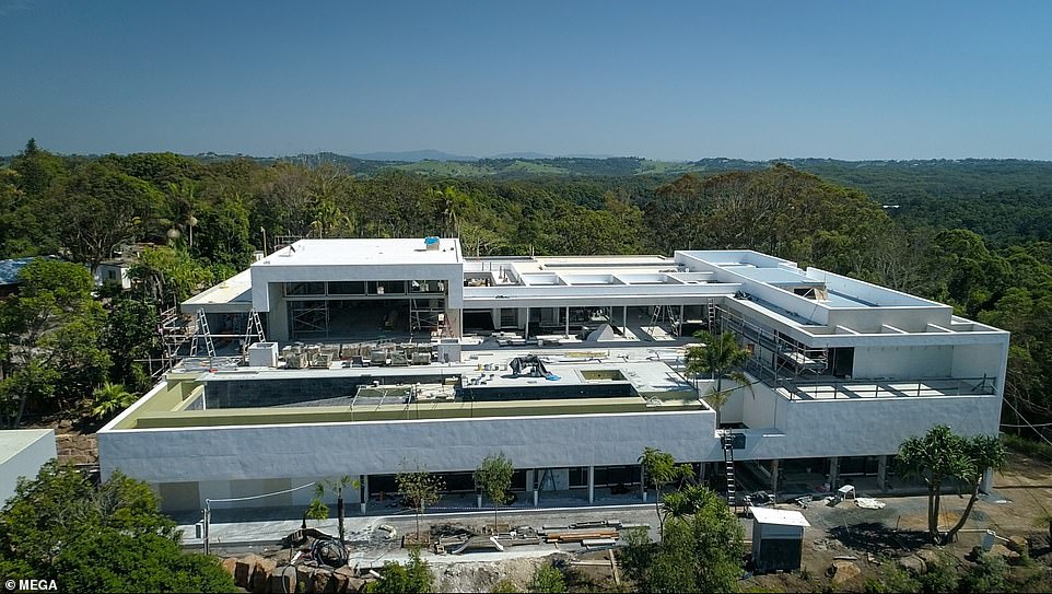 Chris Hemsworth $9Million Mansion Could Be Bigger Than Avengers Headquarters