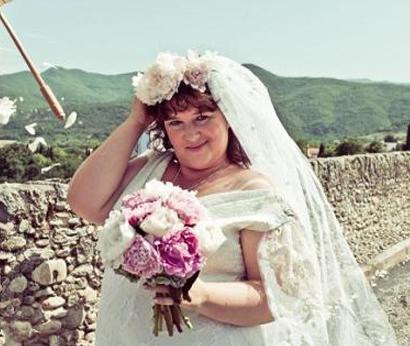 Australian woman married a bridge in France