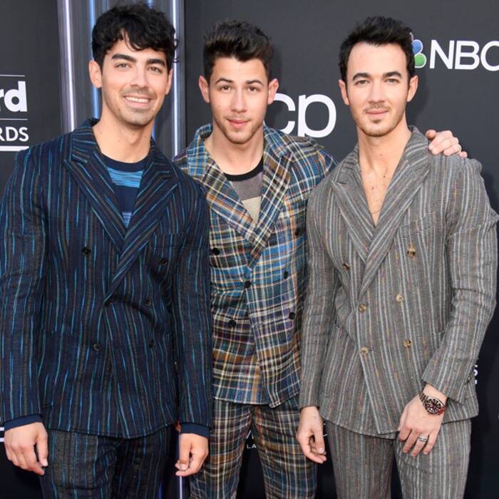 Priyanka Chopra Sparkled In White Gown On Red Carpet Alongside Nick Jonas At Billboard Awards