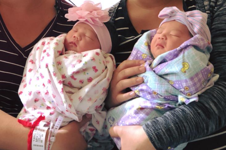 Identical Twins Welcome Their Rainbow Babies Together After Their Miscarriages