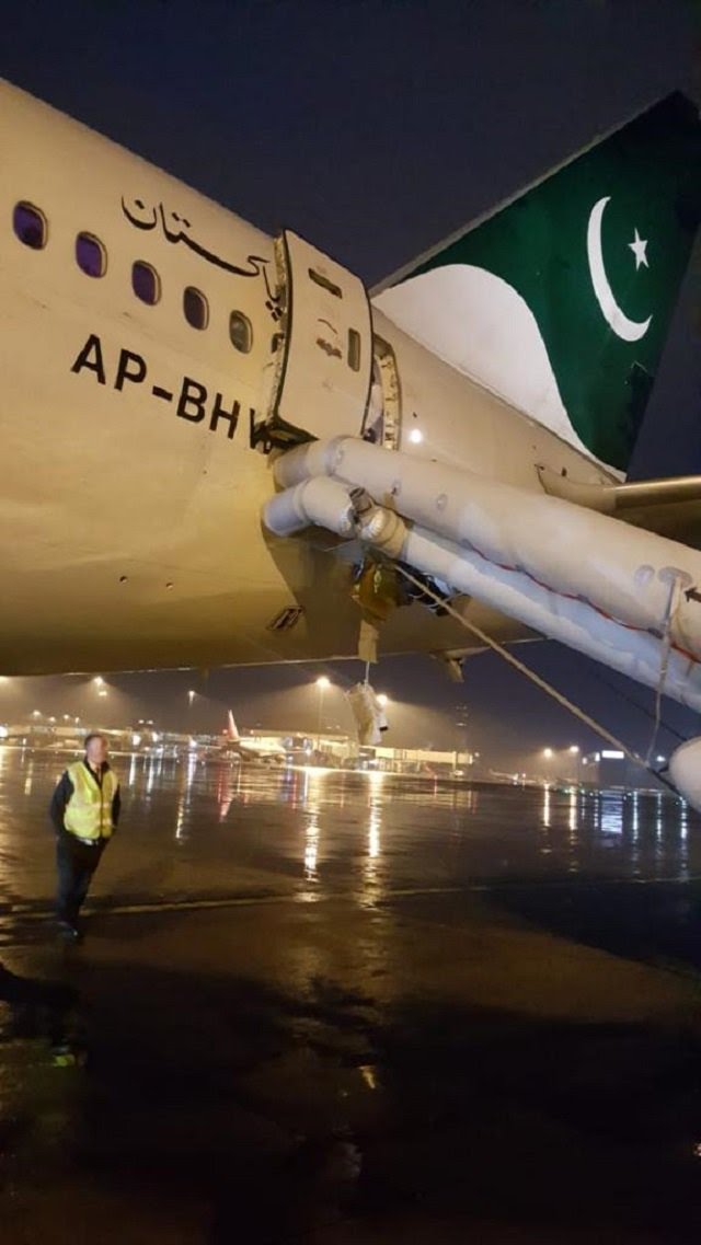 Pakistan International Airlines Flight Delayed For 7 Hours Because A Woman Opened The Emergency Exit Thinking It To Be The Toilet Door