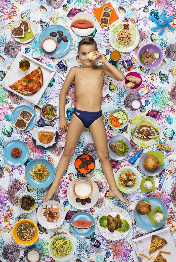 Photographer Clicks Pictures Of Food Eaten By Kids In One Week Around The World