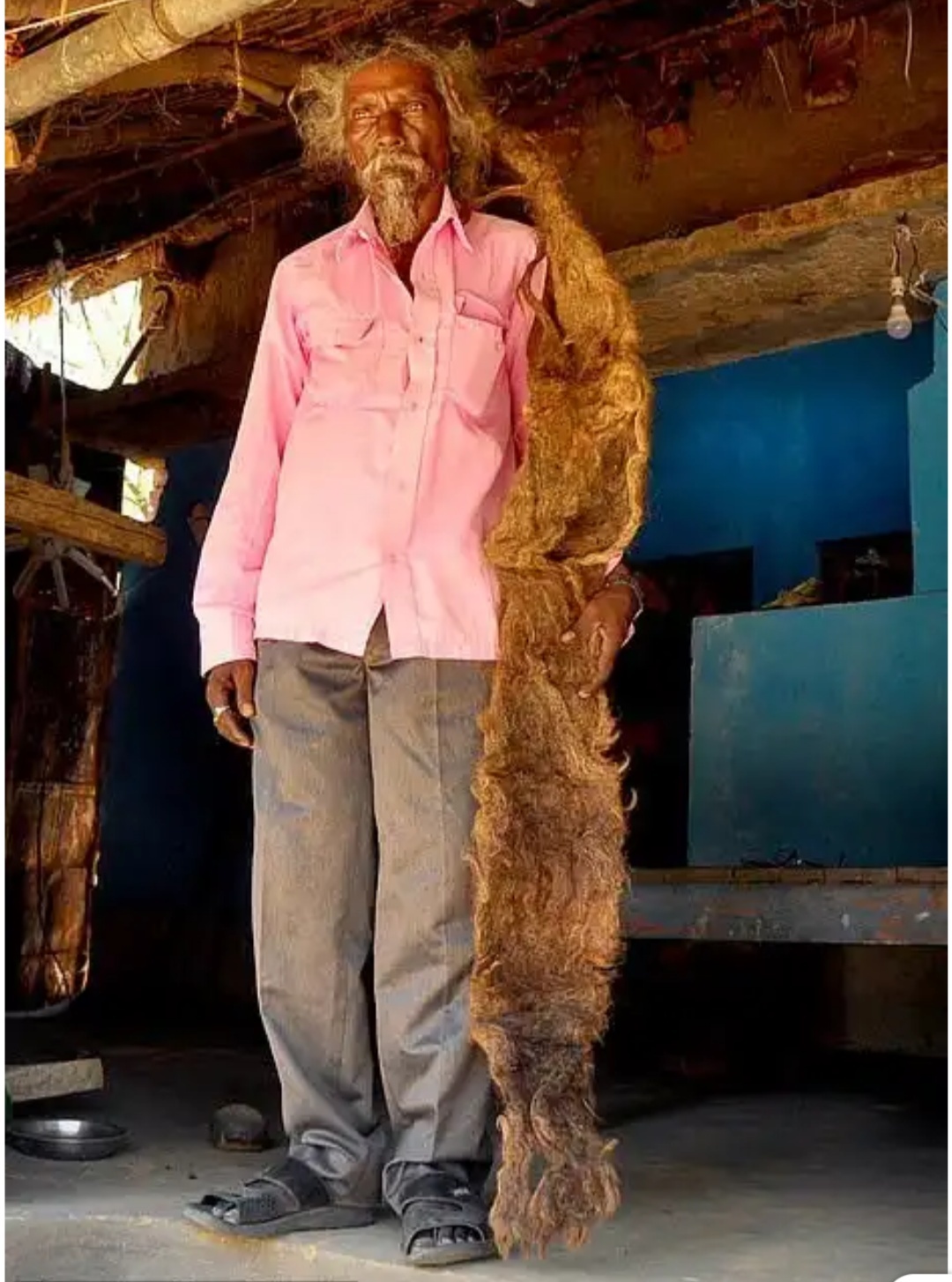 63-Year-Old Man From Eastern Bihar Hasn't Washed His Hair For 40 Years, Wears His Hair Like A Turban