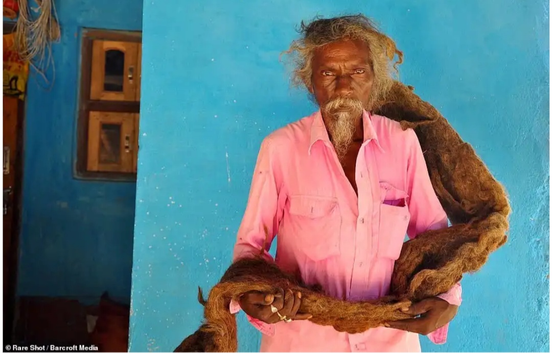 63-Year-Old Man From Eastern Bihar Hasn't Washed His Hair For 40 Years, Wears His Hair Like A Turban