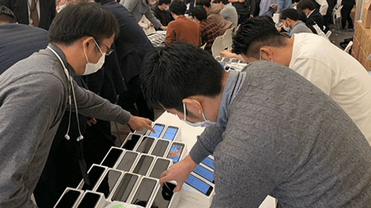 2000 iPhones Given By Japan For Free To Passengers Stuck On Ship Due To Coronavirus