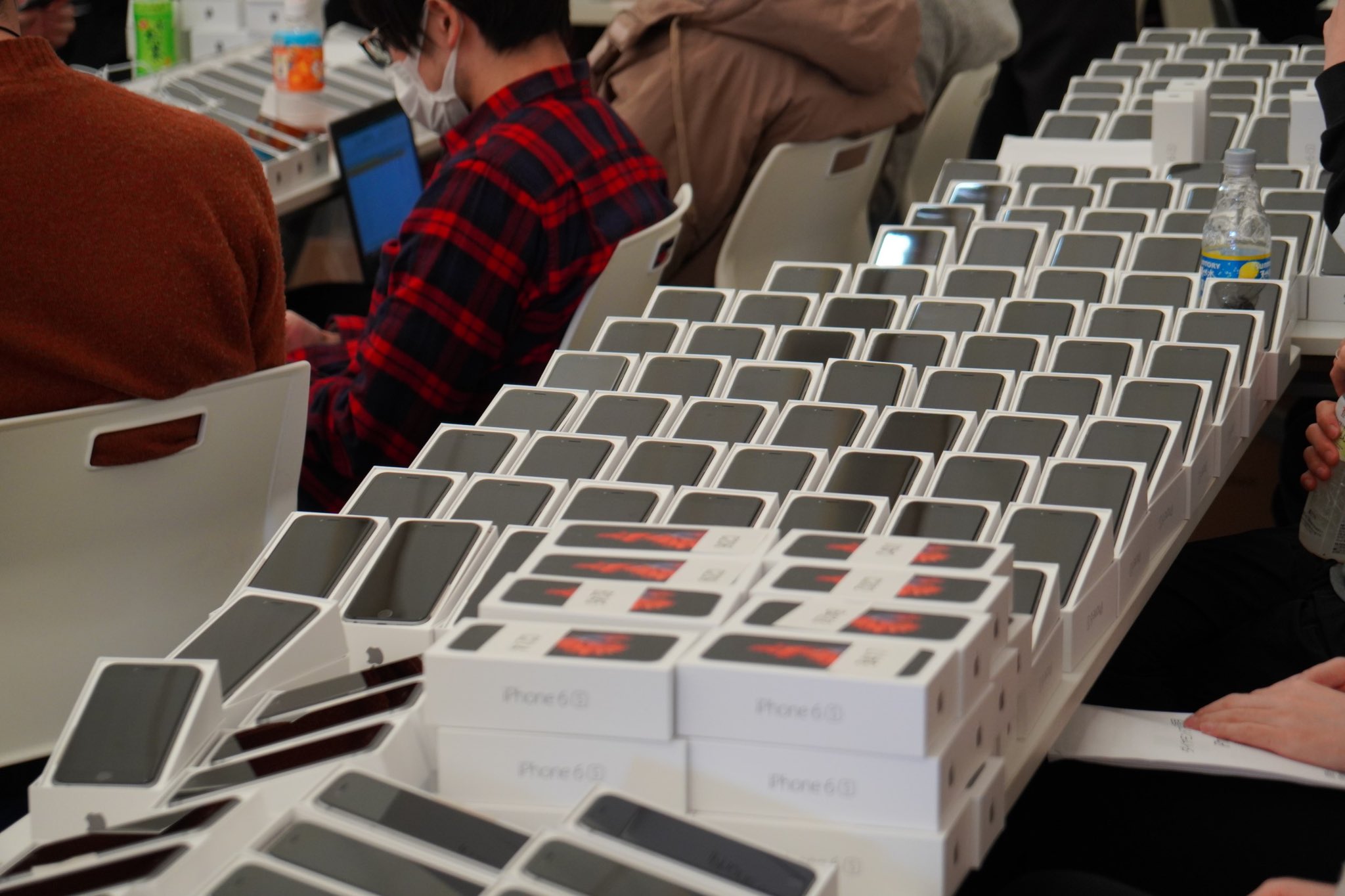 2000 iPhones Given By Japan For Free To Passengers Stuck On Ship Due To Coronavirus