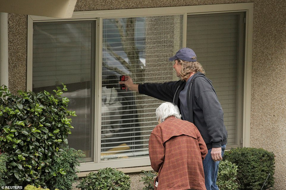 Heartbreaking Picture Shows Elderly Couple Separated by Coronavirus Lock-down 