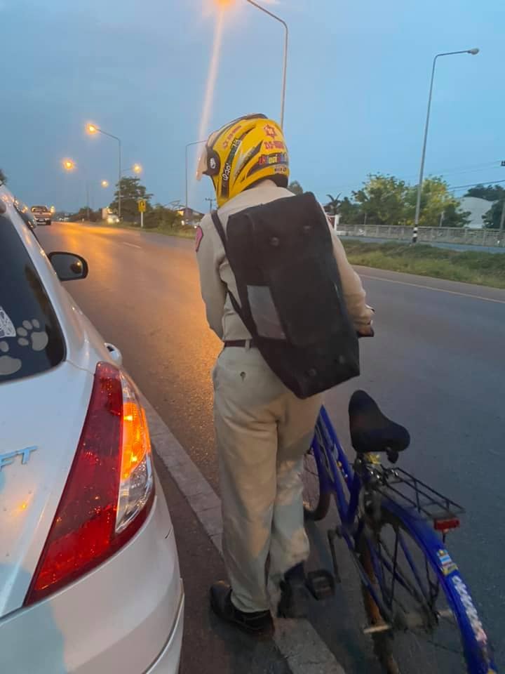 Old Man After Losing His Job Travels To Village On Bicycle For Days With No Food and Money