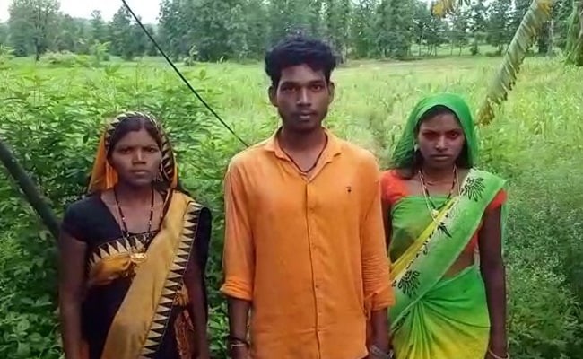 Man In India Marries Both His Girlfriend and Bride Chosen By Parents At Same Ceremony